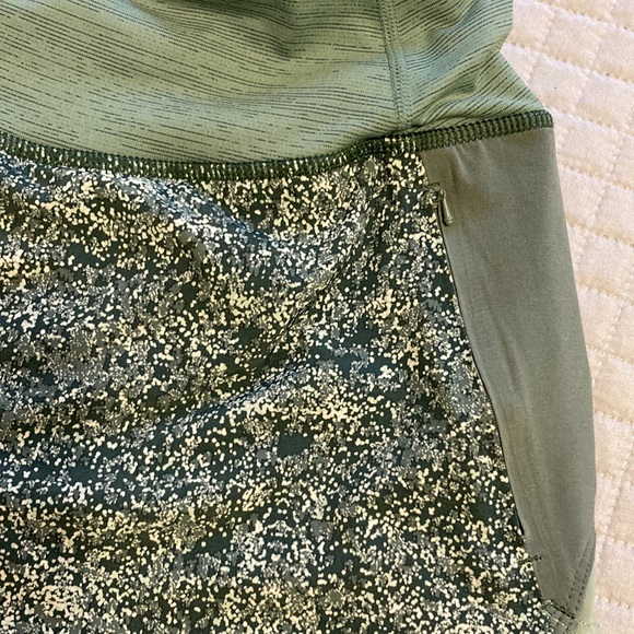 Outdoor Voices Hudson Tri Colored Athletic Shorts - Picture 4 of 10